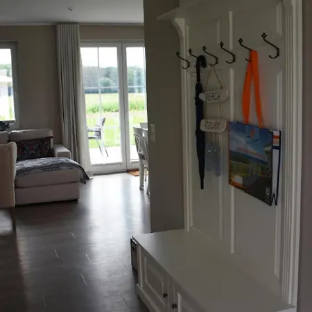 Holiday home Reetdachhaus Heimathafen2